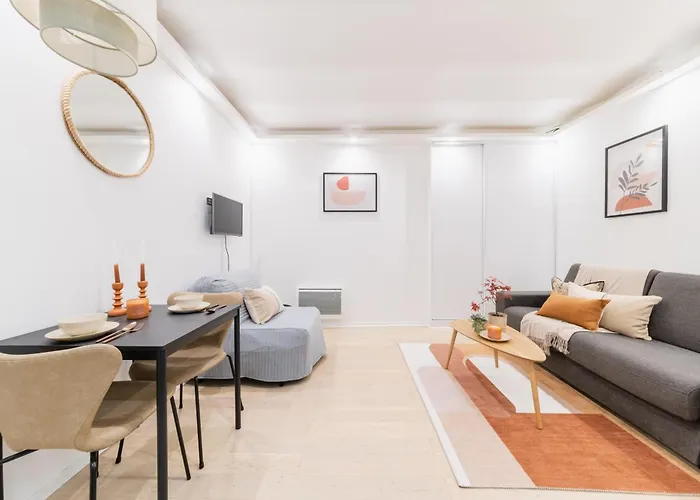 Imhost 8 - Lovely Studio At St Michel-Notre Dame